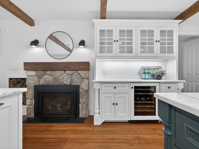 12 Winding River Cir, Wellesley, MA 02482