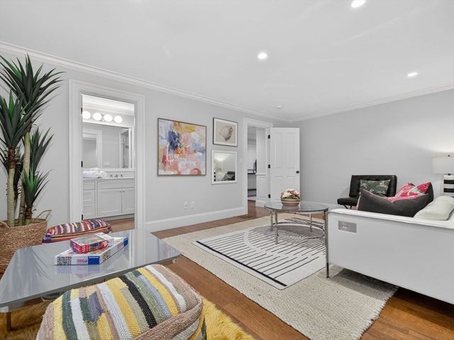 12 Winding River Cir, Wellesley, MA 02482