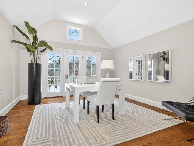 12 Winding River Cir, Wellesley, MA 02482