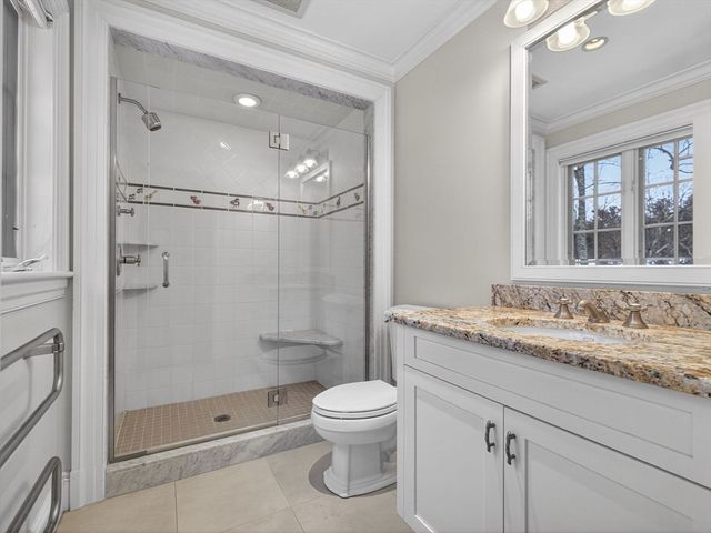 12 Winding River Cir, Wellesley, MA 02482