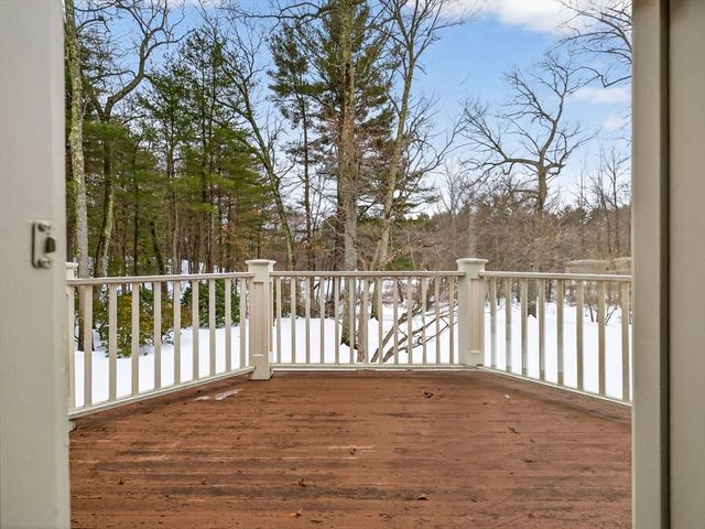 12 Winding River Cir, Wellesley, MA 02482