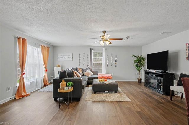 1300 White Birch LN, Virginia Beach, VA 23453
