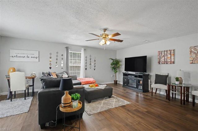 1300 White Birch LN, Virginia Beach, VA 23453