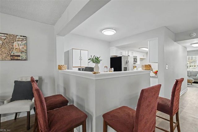 1300 White Birch LN, Virginia Beach, VA 23453