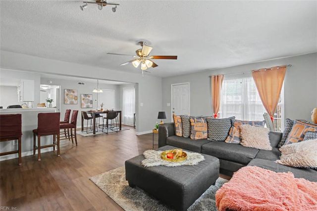 1300 White Birch LN, Virginia Beach, VA 23453