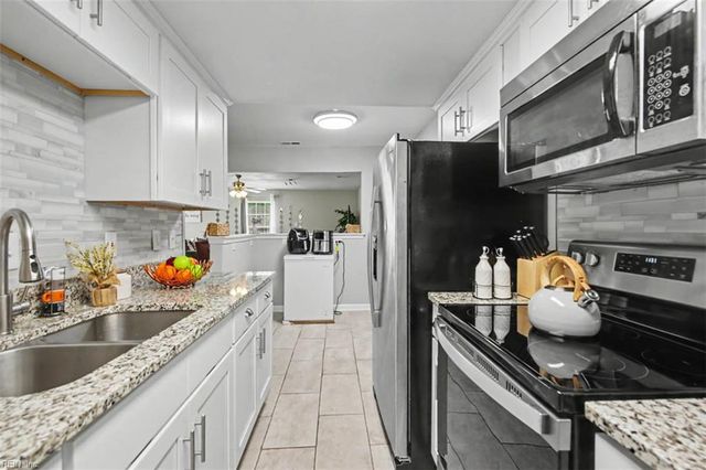 1300 White Birch LN, Virginia Beach, VA 23453