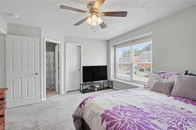 1300 White Birch LN, Virginia Beach, VA 23453