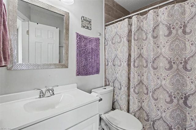 1300 White Birch LN, Virginia Beach, VA 23453