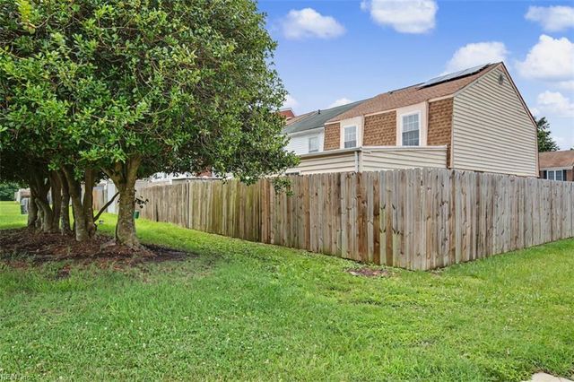 1300 White Birch LN, Virginia Beach, VA 23453
