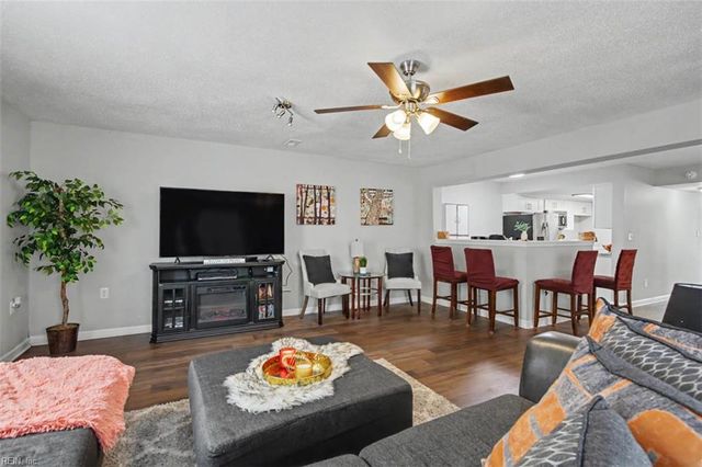 1300 White Birch LN, Virginia Beach, VA 23453