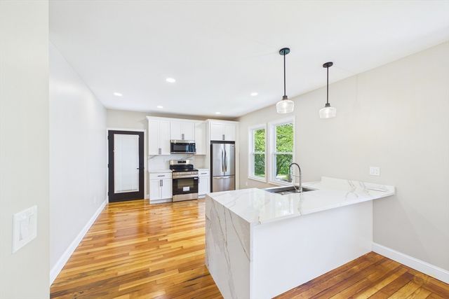 759 Belleville Ave, New Bedford, MA 02745