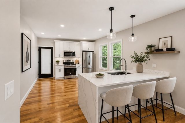 759 Belleville Ave, New Bedford, MA 02745