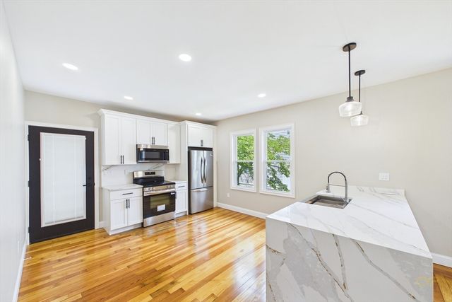 759 Belleville Ave, New Bedford, MA 02745