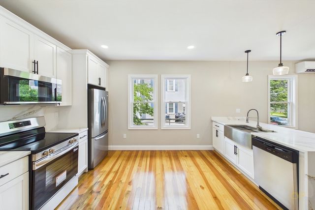 759 Belleville Ave, New Bedford, MA 02745