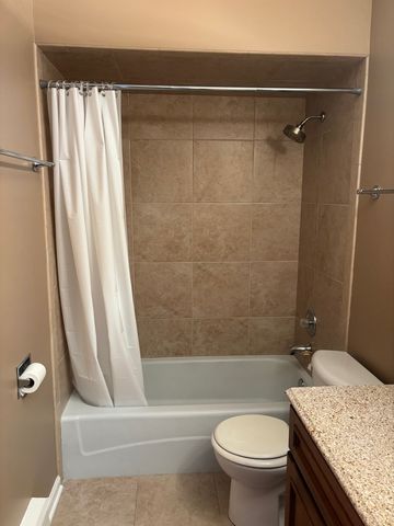 6323 W 64th Place 1D, Chicago, IL 60638