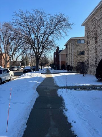 6323 W 64th Place 1D, Chicago, IL 60638