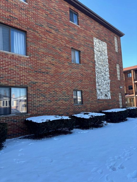 6323 W 64th Place 1D, Chicago, IL 60638