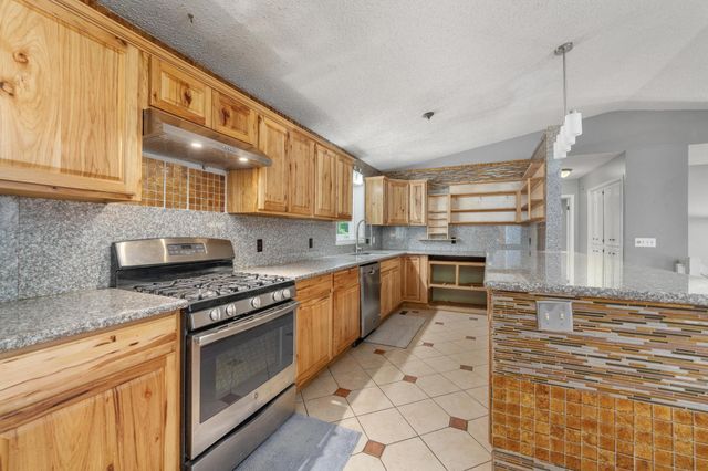 1441 N Lark Ln, Wichita, KS 67212
