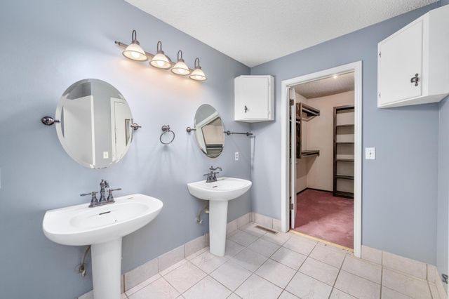 1441 N Lark Ln, Wichita, KS 67212