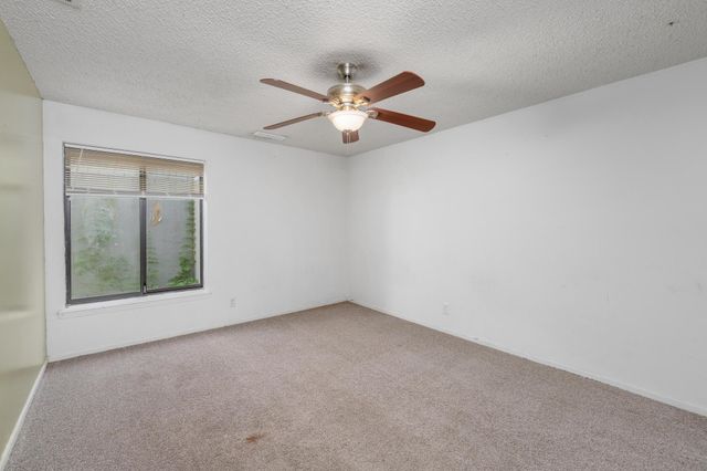 1441 N Lark Ln, Wichita, KS 67212