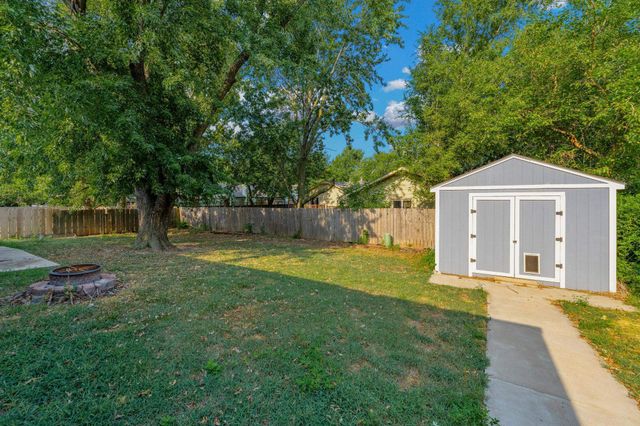 1441 N Lark Ln, Wichita, KS 67212