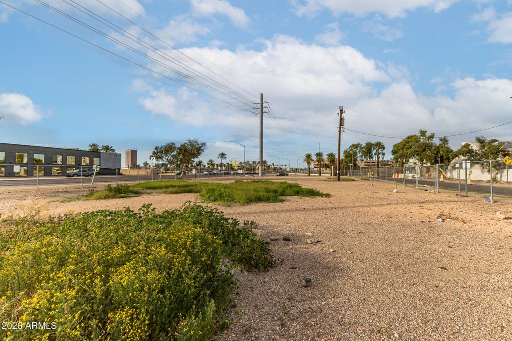 1125 N 7TH Street -, Phoenix, AZ 85006