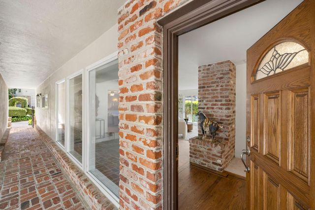 2 Corte Camellia, Millbrae, CA 94030