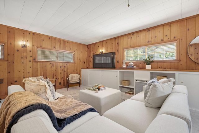 2 Corte Camellia, Millbrae, CA 94030