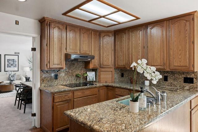 2 Corte Camellia, Millbrae, CA 94030