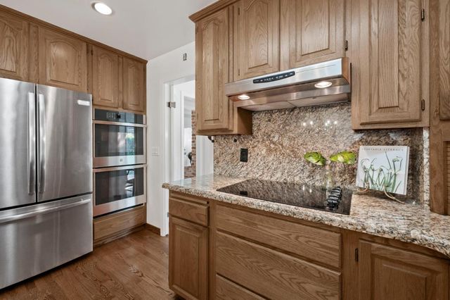 2 Corte Camellia, Millbrae, CA 94030