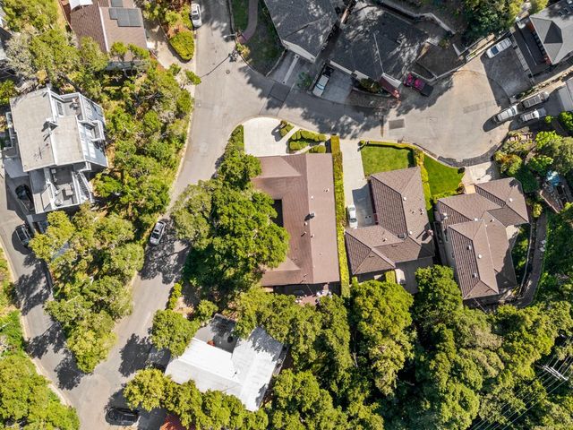 2 Corte Camellia, Millbrae, CA 94030