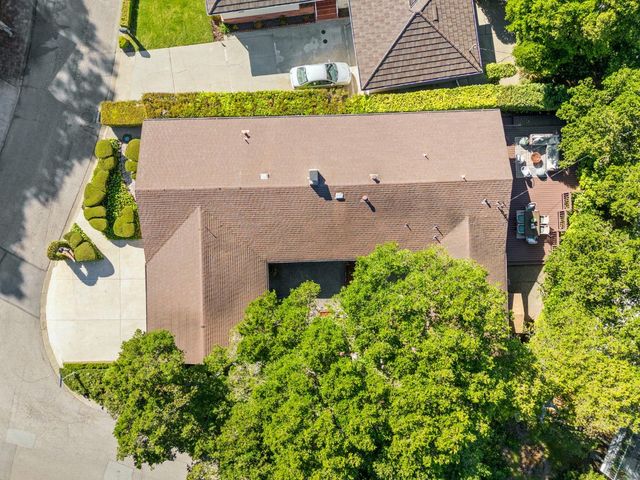 2 Corte Camellia, Millbrae, CA 94030