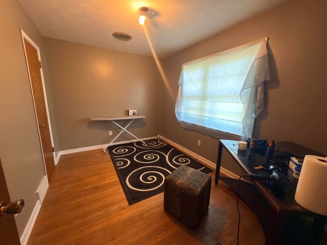 4006 BERNADINE DR, Memphis, TN 38116