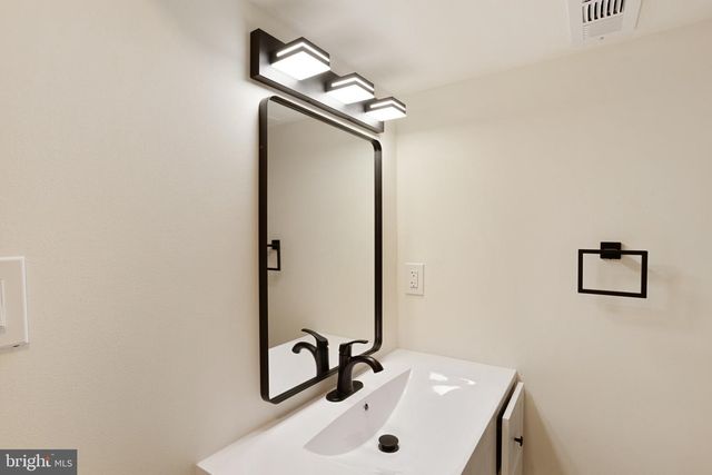 1817 HANFORD RD, Rosedale, MD 21237