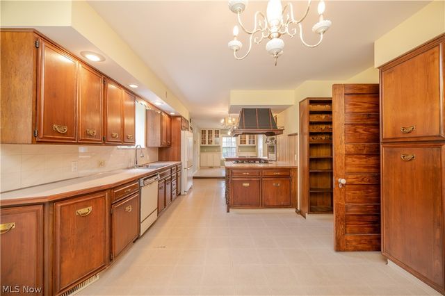 3311 Logan Way, Youngstown, OH 44505