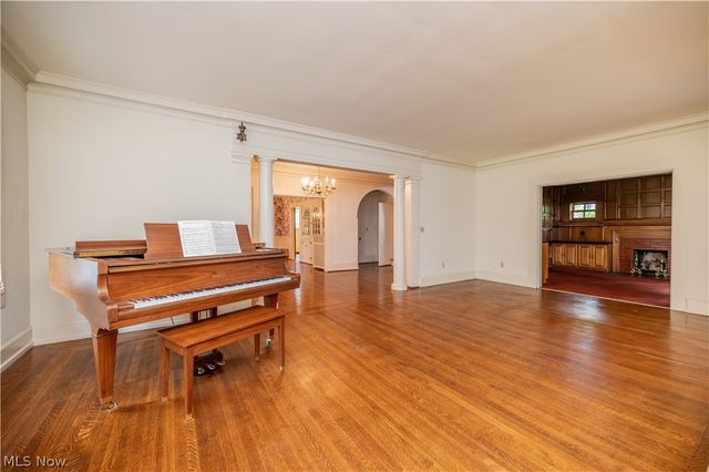 3311 Logan Way, Youngstown, OH 44505