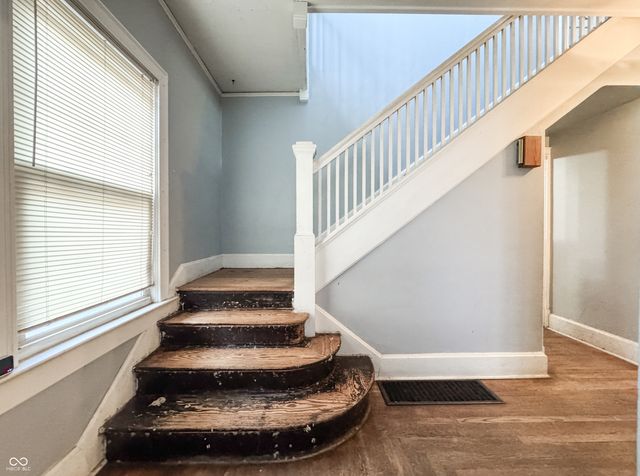 1120 S 5th Street, Terre Haute, IN 47802