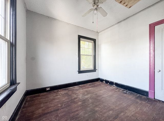 1120 S 5th Street, Terre Haute, IN 47802