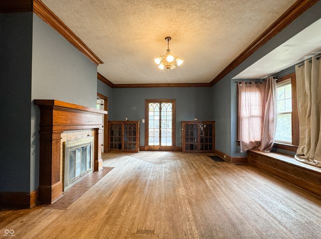 1120 S 5th Street, Terre Haute, IN 47802