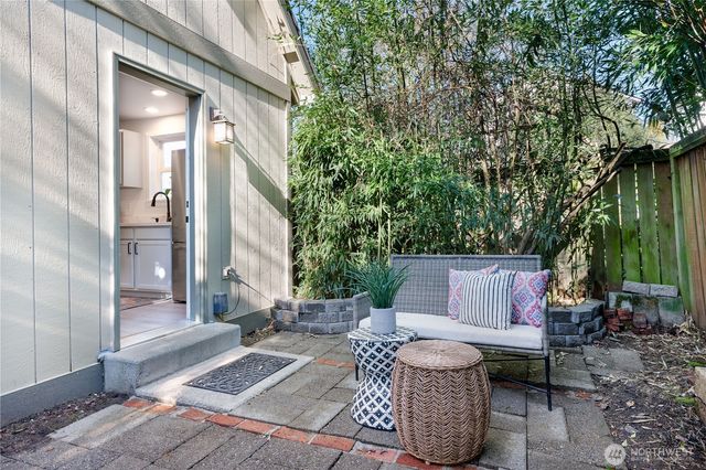 1316 Bradner Place S, Seattle, WA 98144