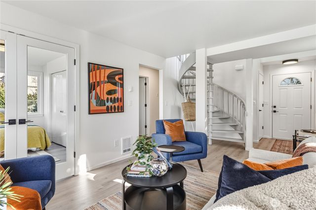 1316 Bradner Place S, Seattle, WA 98144