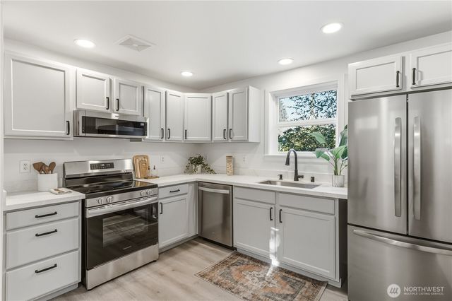 1316 Bradner Place S, Seattle, WA 98144