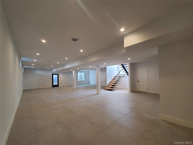 65 Page Lane, Westbury, NY 11590