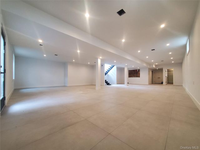 65 Page Lane, Westbury, NY 11590