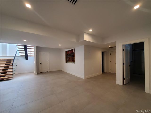 65 Page Lane, Westbury, NY 11590