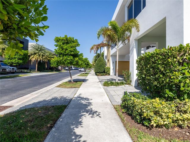 7451 NW 103rd Court, Doral, FL 33178