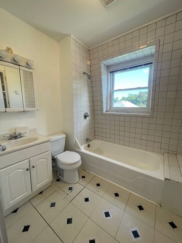 290 Lincoln St 1, Boston, MA 02134