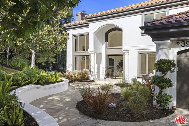 3909 Cresthaven Drive, Westlake Village, CA 91362