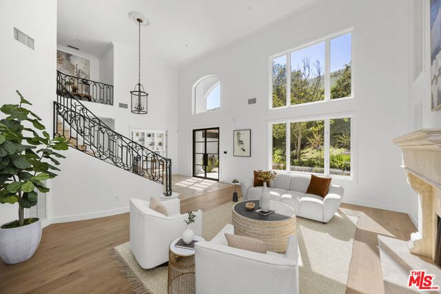 3909 Cresthaven Drive, Westlake Village, CA 91362