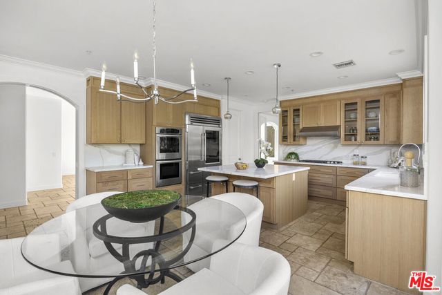 3909 Cresthaven Drive, Westlake Village, CA 91362